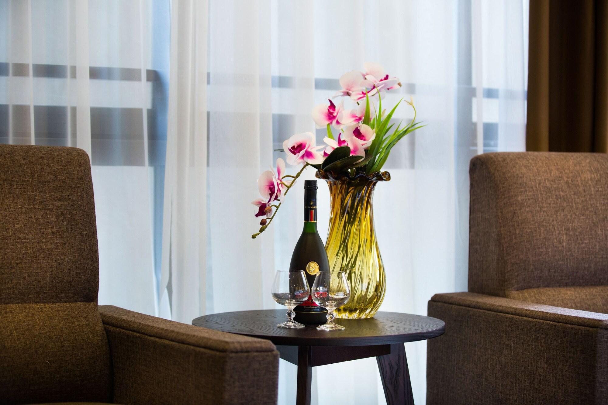My Linh Hotel Hanoi Buitenkant foto